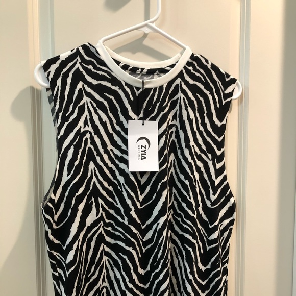 NWT - Zyia - Safari Tank - Size Medium - Picture 2 of 7